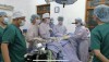 Một trong những ca phẫu thuật nội soi đòi hỏi chuyên môn cao do đội ngũ y, bác sĩ TTYT huyện Lạc Thủy thực hiện.